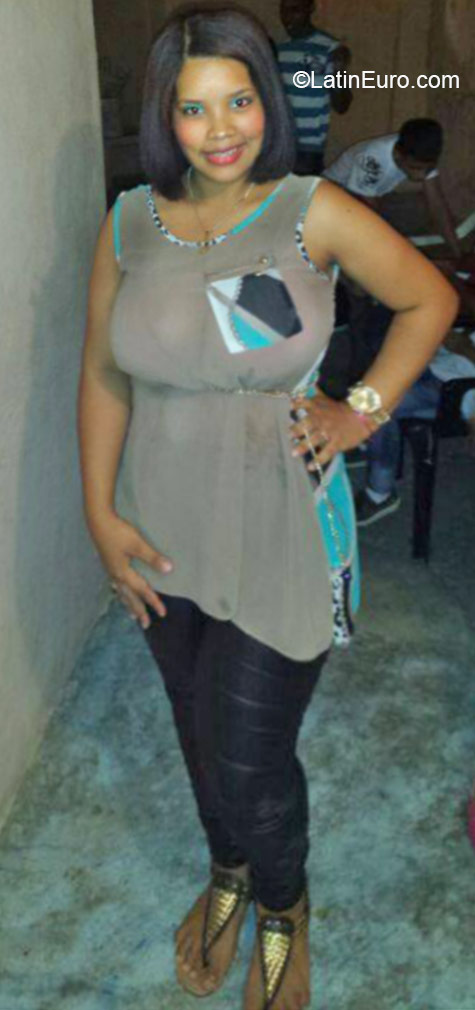 Date this beautiful Dominican Republic girl Maria from Santo Domingo DO21452