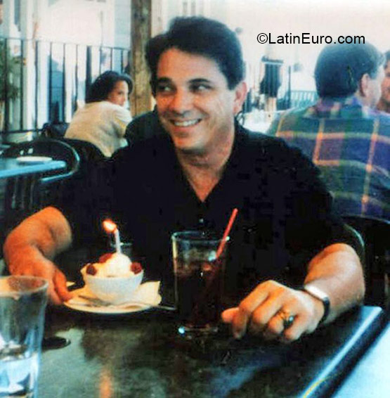 Date this foxy United States man LOURENCO from Elk Grove US15920