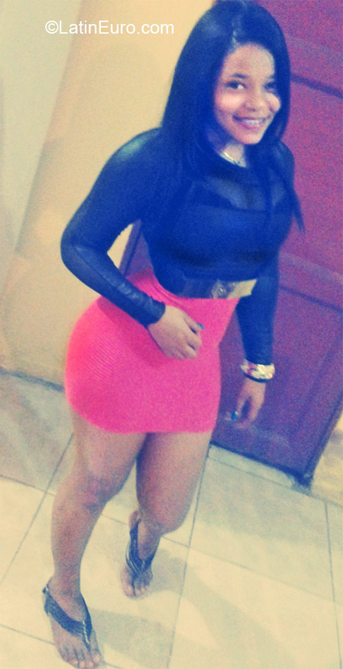 Date this charming Dominican Republic girl Rosanna from Santo Domingo DO21504