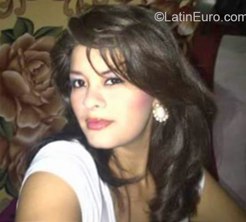 Date this young Honduras girl Lourdes from San Pedro Sula HN1466