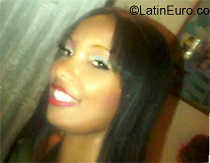 Date this lovely Dominican Republic girl Taneiris from Santo Domingo DO21556