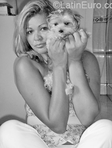 Date this attractive Brazil girl Adriana from Rio De Janeiro BR9259