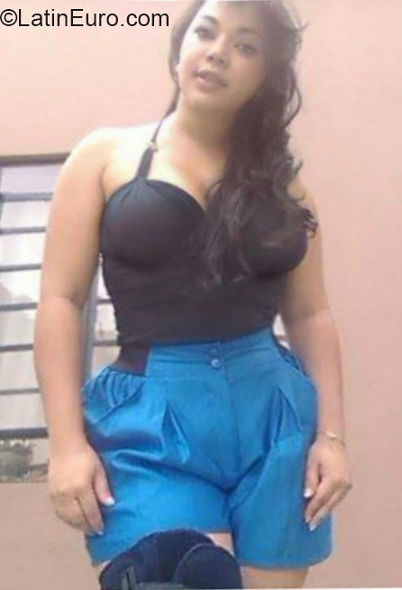 Date this nice looking Peru girl Marta from Lima PE1064