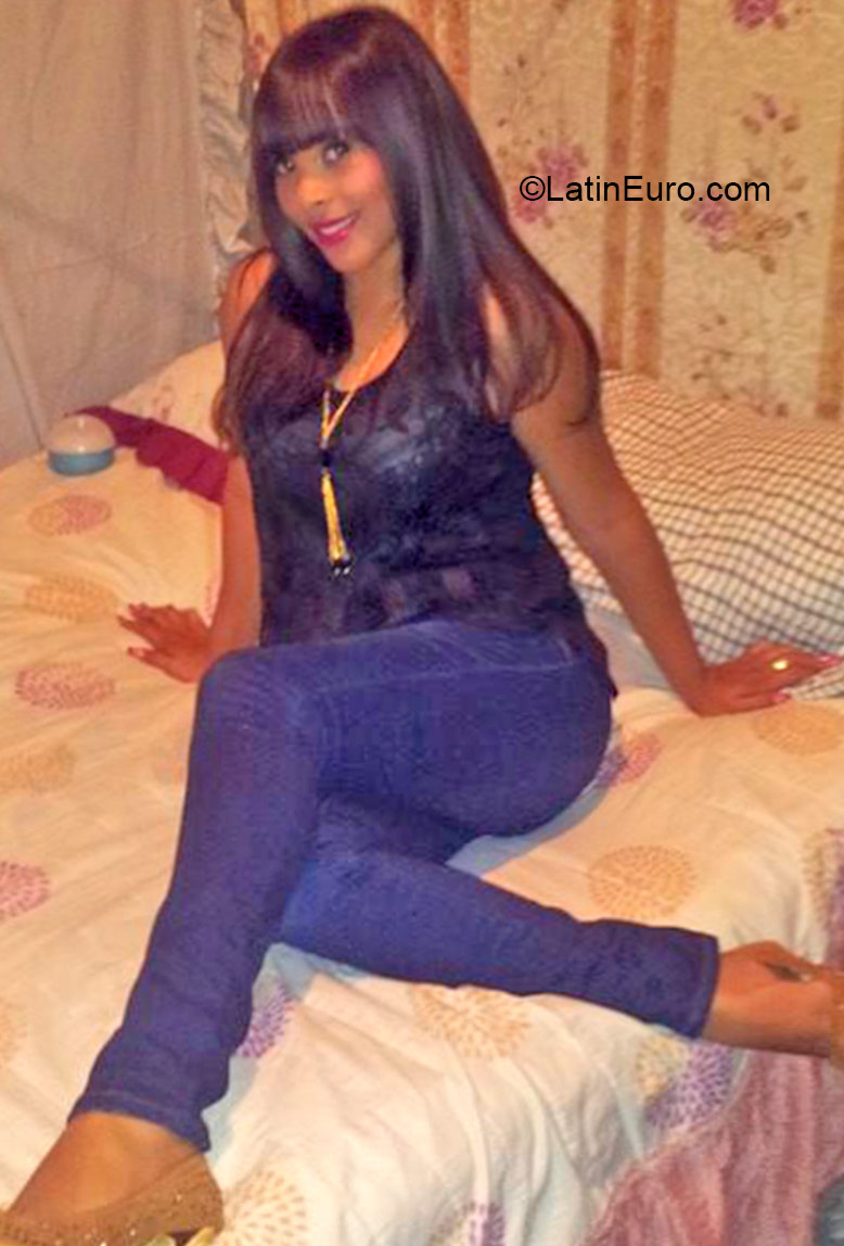 Date this sensual Dominican Republic girl Maria paula from Santo Domingo DO21645