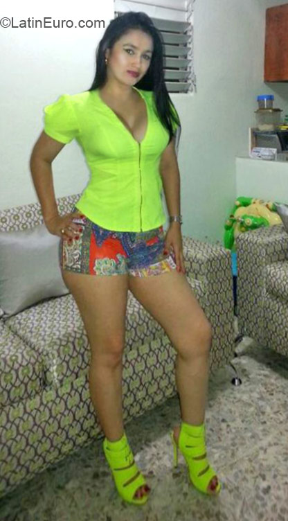 Date this hot Dominican Republic girl Sol from Santiago DO21662