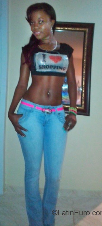 Date this beautiful Dominican Republic girl Nelly from Santo Domingo DO22587