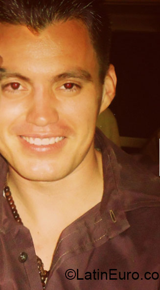 Date this beautiful Mexico man Sinuhe from Mazatlan MX1384