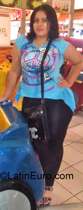 Date this beautiful Honduras girl Selena from La Ceiba HN1492