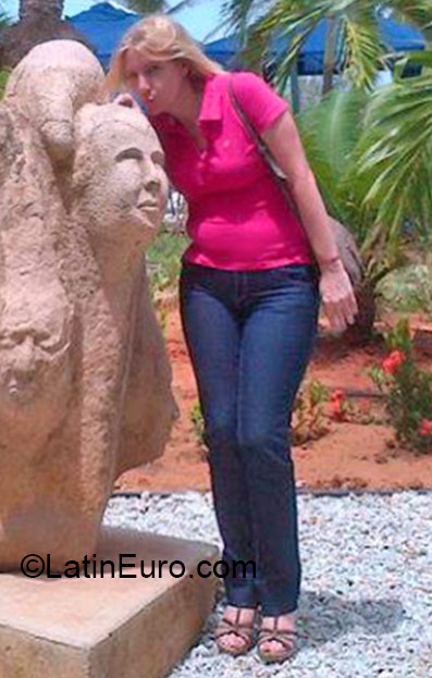 Date this attractive Venezuela girl Olga from Caracas VE466