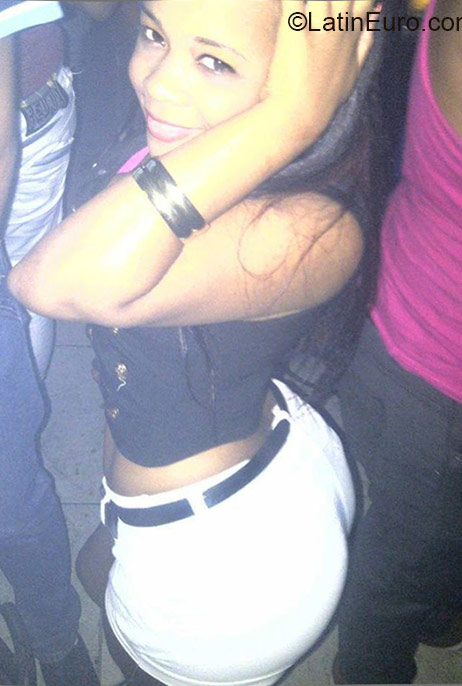 Date this stunning Dominican Republic girl Adriana from Santo Domingo DO21897