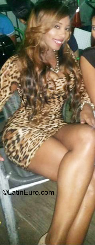 Date this funny Dominican Republic girl Laura from Santo Domingo DO21909