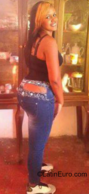 Date this cute Dominican Republic girl Delia from Santo Domingo DO21915