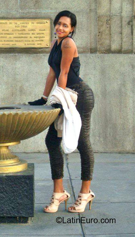 Date this good-looking Brazil girl Luana from Recife BR9309