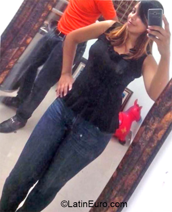 Date this sultry Dominican Republic girl Anabel from Santiago DO21960