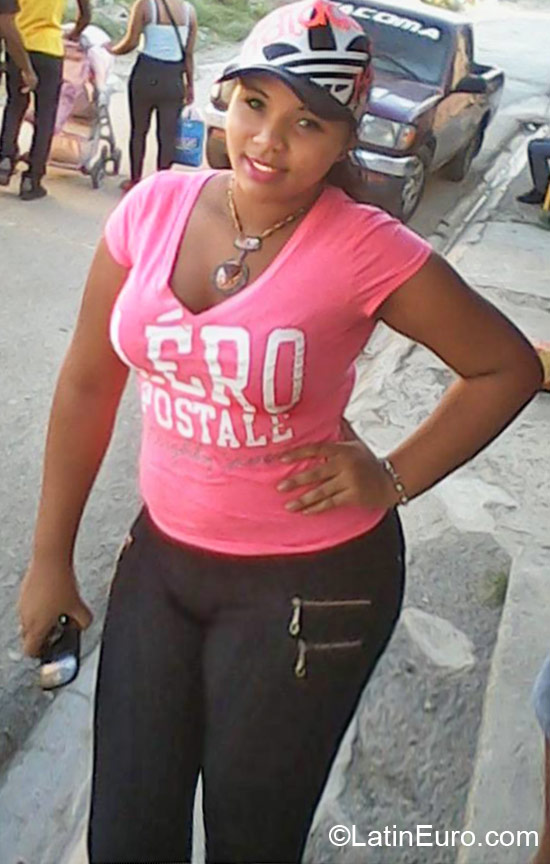 Date this cute Dominican Republic girl Yenifer from Santiago DO21988