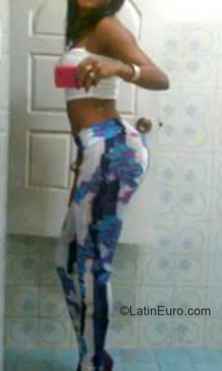 Date this stunning Dominican Republic girl Maria from Santo Domingo DO22079