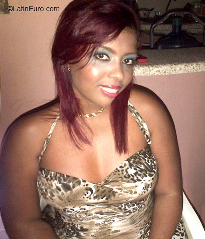 Date this good-looking Dominican Republic girl Arianny from Santo Domingo DO22147