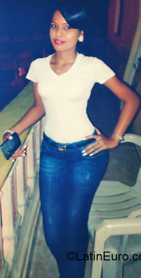 Date this georgeous Dominican Republic girl Jan from Santo Domingo DO22173