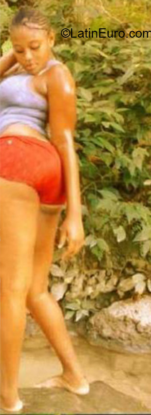 Date this young Jamaica girl Lamika from Sav-la-mar JM2054