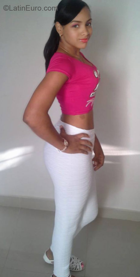 Date this voluptuous Dominican Republic girl Danici from Puerto Plata DO22268