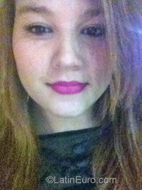 Date this beautiful Brazil girl Alyne from Goiania BR9337