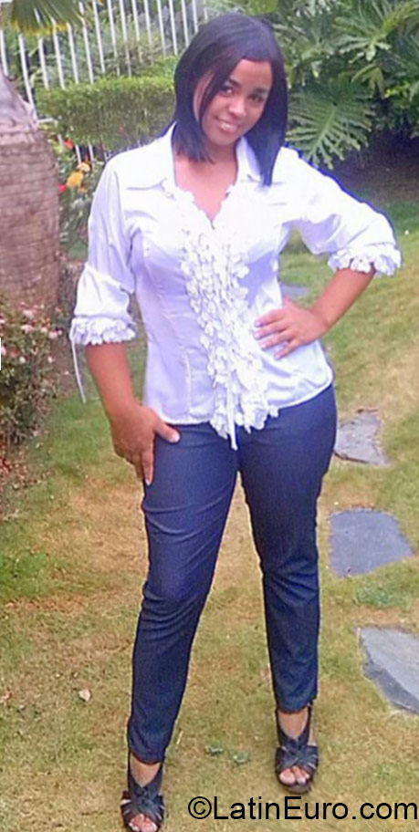 Date this hard body Dominican Republic girl Anabel from Santo Domingo DO22289