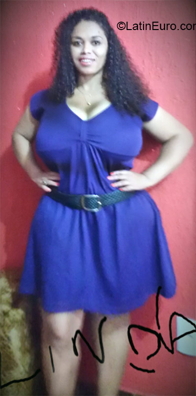 Date this cute Brazil girl Ana from Brasilia BR9346