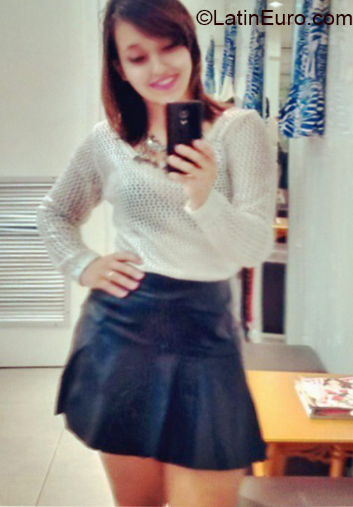 Date this stunning Brazil girl Jessica from Sao Paulo BR9347
