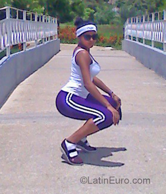 Date this attractive Venezuela girl Maria from Puerto la cruz VE523