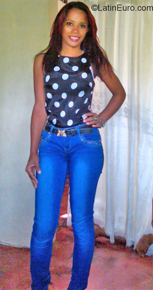 Date this tall Dominican Republic girl Laudy from Santo Domingo DO22378