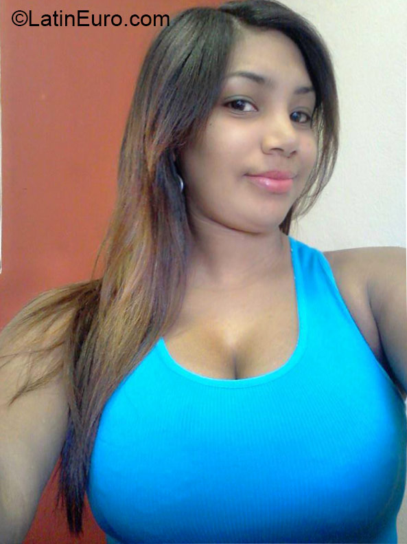 Date this young Dominican Republic girl Marlenny from imbert DO22391
