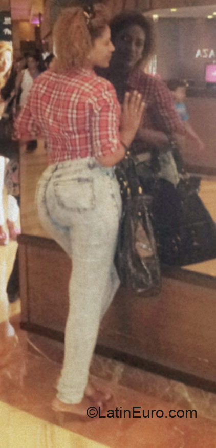 Date this sultry Dominican Republic girl Sugey from Santo Domingo DO22451