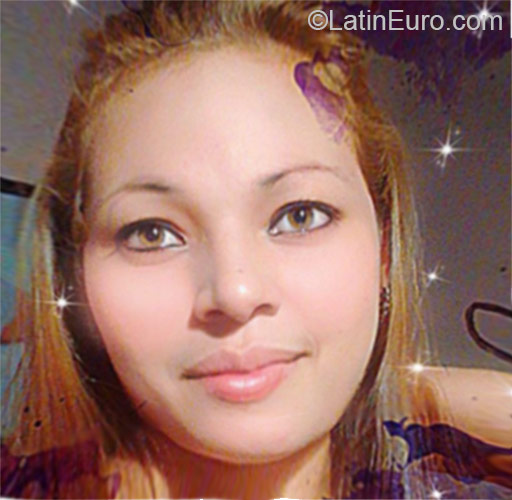 Date this pretty Honduras girl Jessica from San Pedro Sula HN1548
