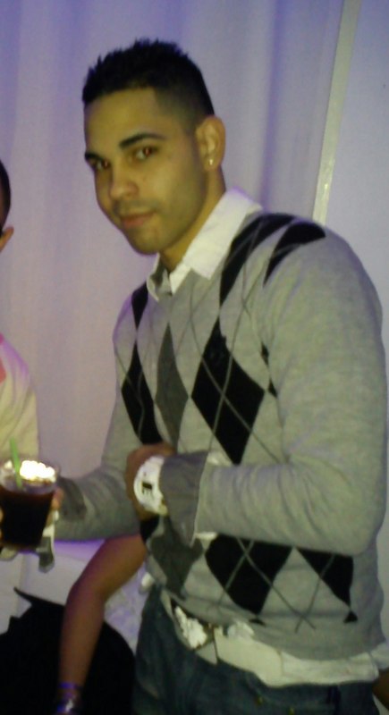 Date this young United States man Omar from Waterbury US16226