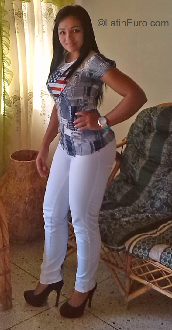 Date this exotic Venezuela girl Alba from Merida VE640