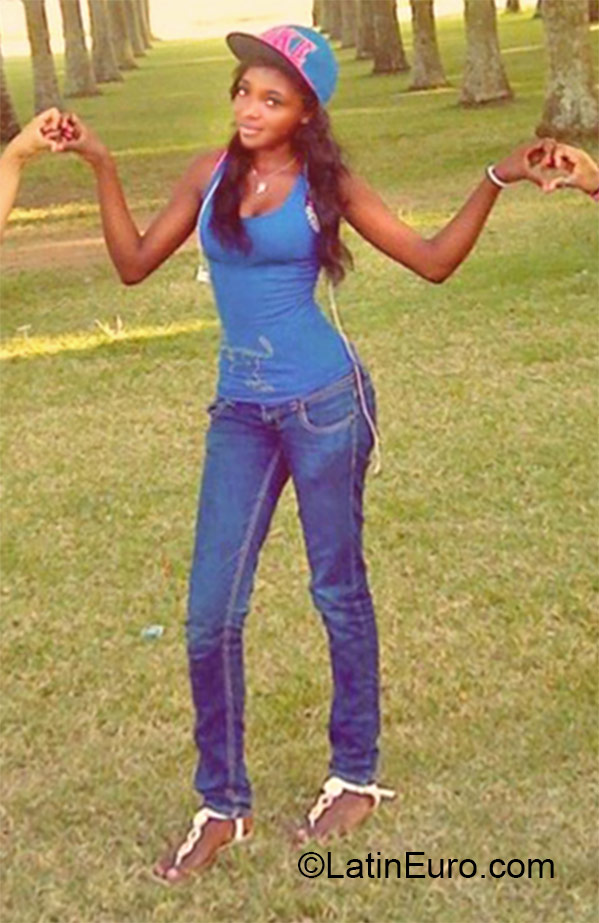 Date this beautiful Dominican Republic girl Lucero from Higuey DO22480