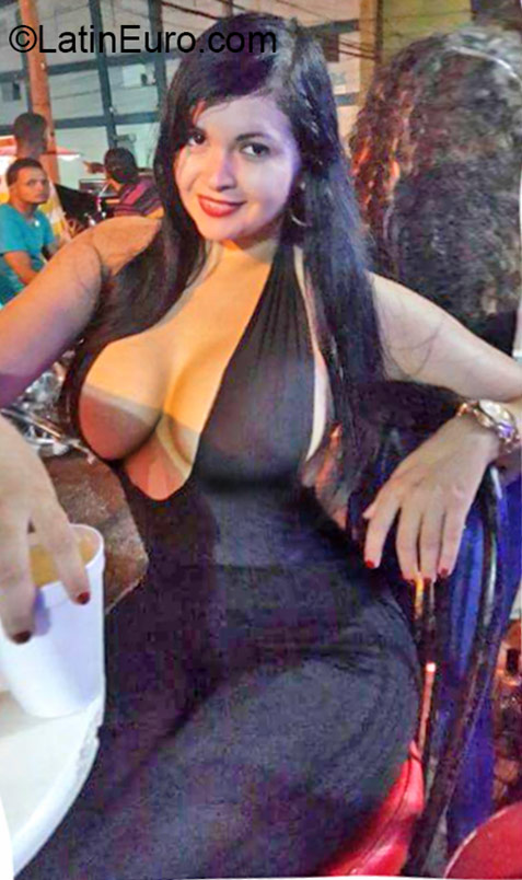 Date this foxy Dominican Republic girl Madelineee from Santo Domingo DO22621