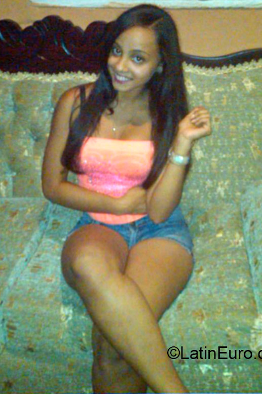 Date this funny Dominican Republic girl Noemi from Santiago DO22638