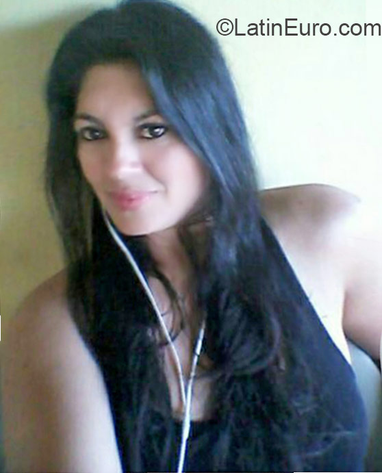 Date this georgeous Honduras girl Lorena from San Pedro Sula HN1587