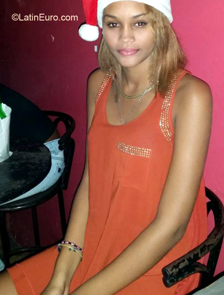 Date this cute Dominican Republic girl Maria Alta from Santo Domingo DO22771