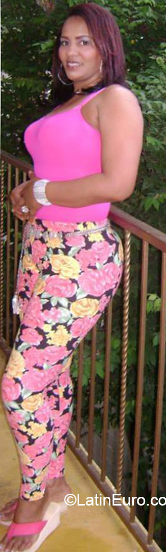 Date this sultry Dominican Republic girl Marian from Santo Domingo DO22778