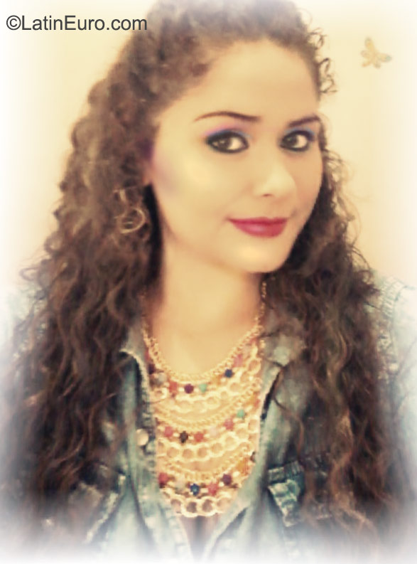 Date this attractive Panama girl Katherine from Panama City PA654