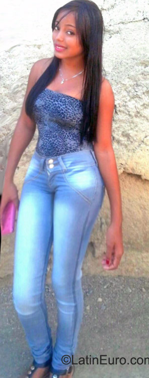 Date this charming Dominican Republic girl Wendy from Santo Domingo DO22892