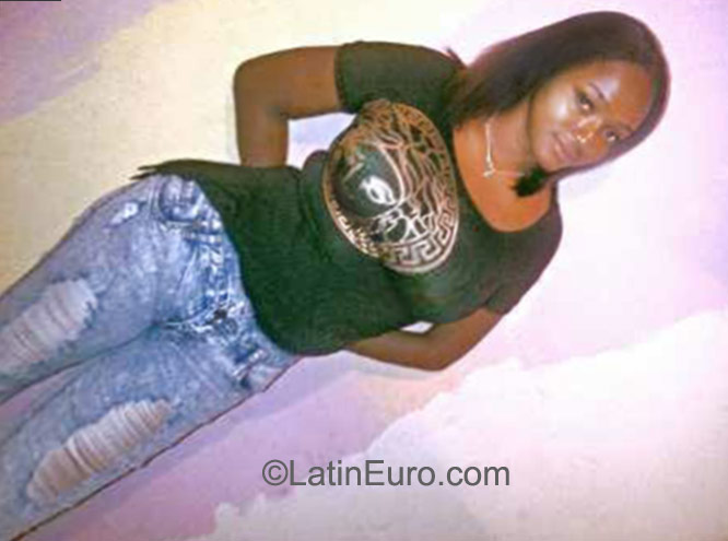 Date this hard body Dominican Republic girl Lina from Santo Domingo DO22929