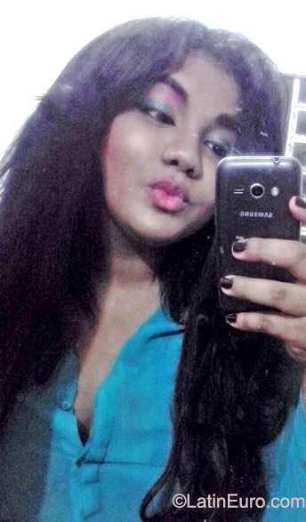 Date this foxy Brazil girl Raysa from Recife BR9421