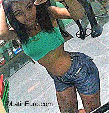 Date this exotic Dominican Republic girl Yarlin from Santo Domingo DO22948