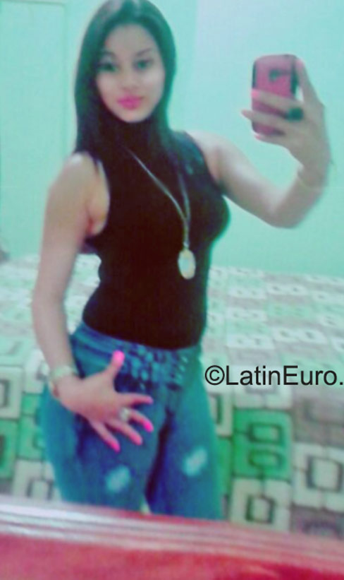 Date this happy Honduras girl Dani from San Pedro Sula HN1633