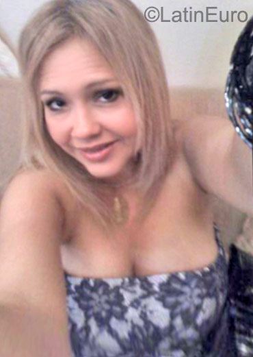 Date this beautiful Venezuela girl Cindie from maracaibo VE603