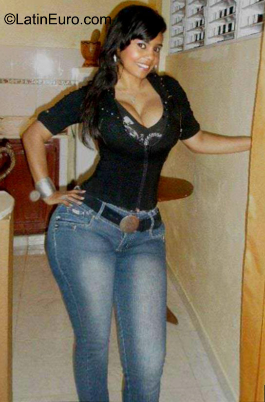 Date this cute Dominican Republic girl Elsa from Santiago DO23043