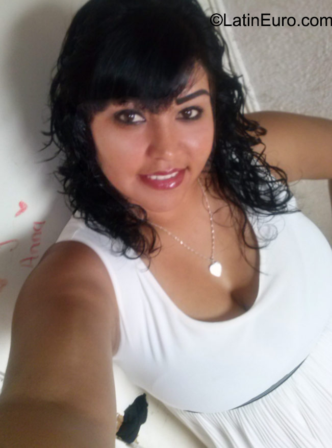 Date this tall Mexico girl Maria from Ensenada MX1447